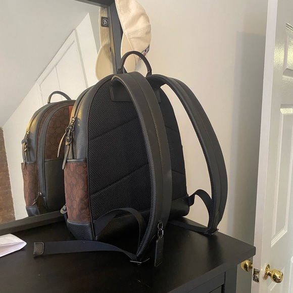 Coach Men's Thompson Backpack In Signature Jacquard With Varsity Stripe - Picture 2 of 2